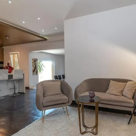 Spacious Luxury With Sea View Apartman Trogir