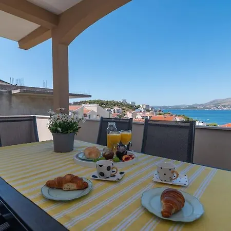 Spacious Luxury With Sea View Apartman