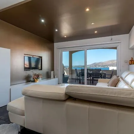 Spacious Luxury With Sea View * Traù