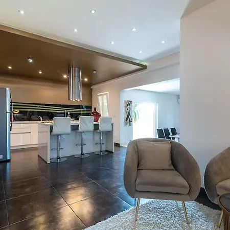 Spacious Luxury With Sea View Appartamento