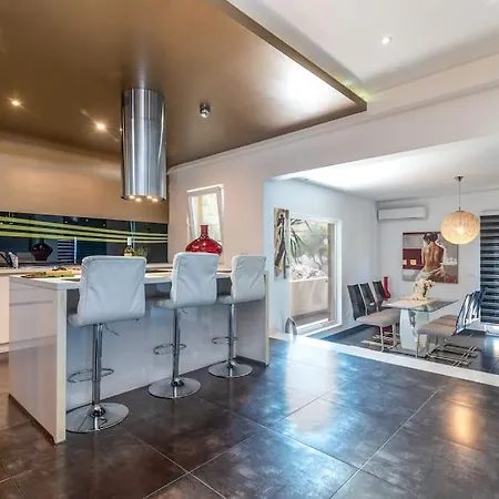 Spacious Luxury With Sea View * تروغير
