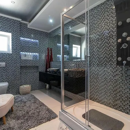 Spacious Luxury With Sea View