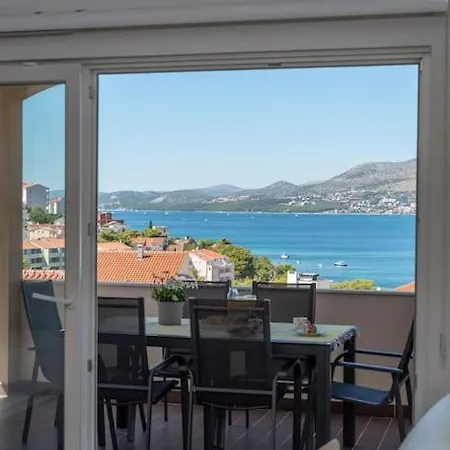 Spacious Luxury With Sea View تروغير