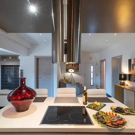 Spacious Luxury With Sea View شقة تروغير