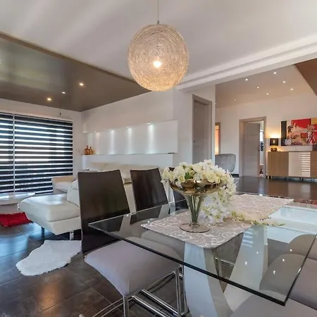Spacious Luxury With Sea View شقة